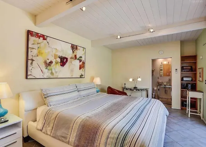 Serene 4 Bed 3 Bath Heated Pool Natural Backyard Heart Of Palm Springs