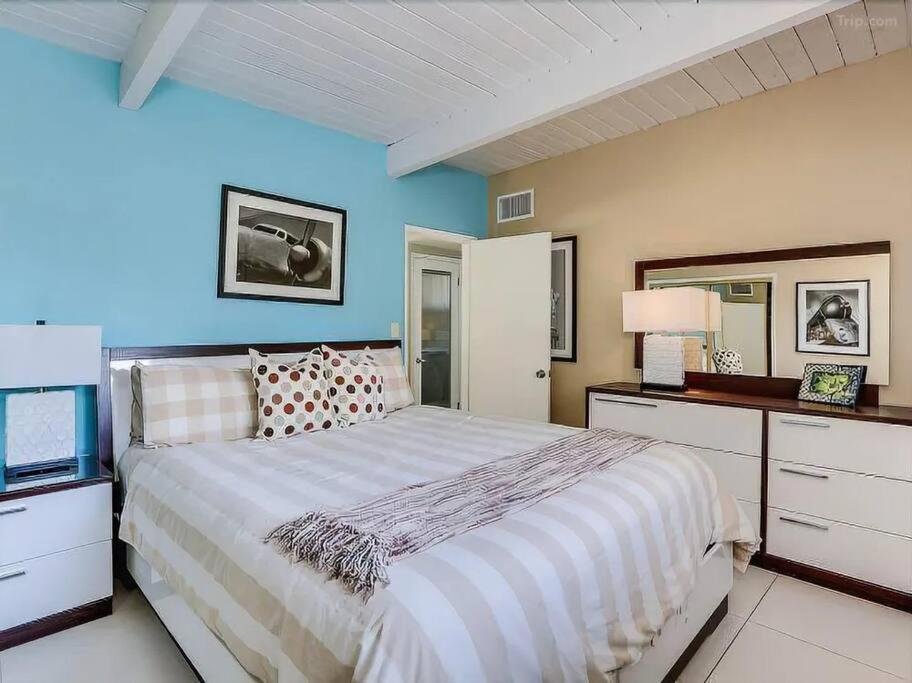 Serene 4 Bed 3 Bath Heated Pool Natural Backyard Heart Of Ferienhaus